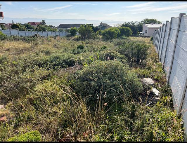 1,218M² VACANT LAND FOR SALE IN WAVECREST